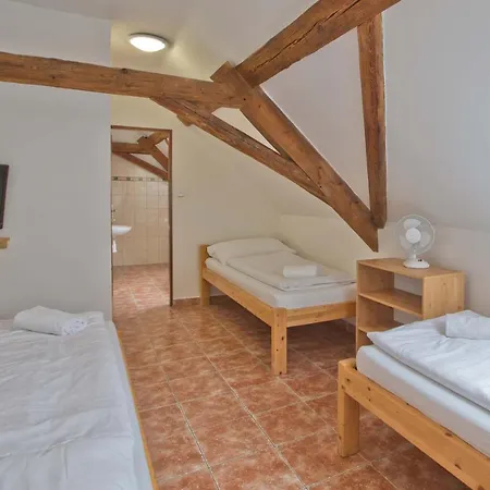 Sindlovska Krcma Konukevi 3*
