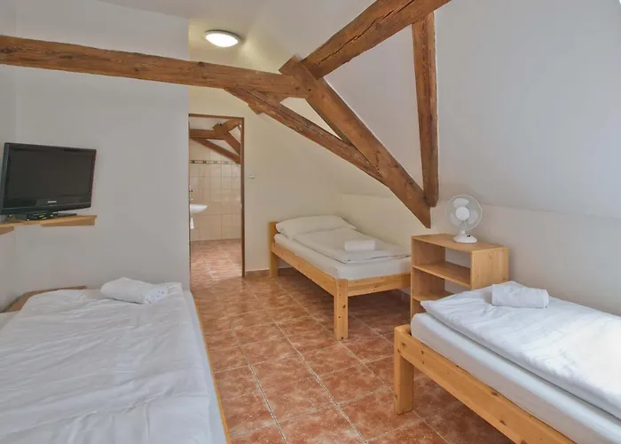 Sindlovska Krcma 게스트하우스 3*